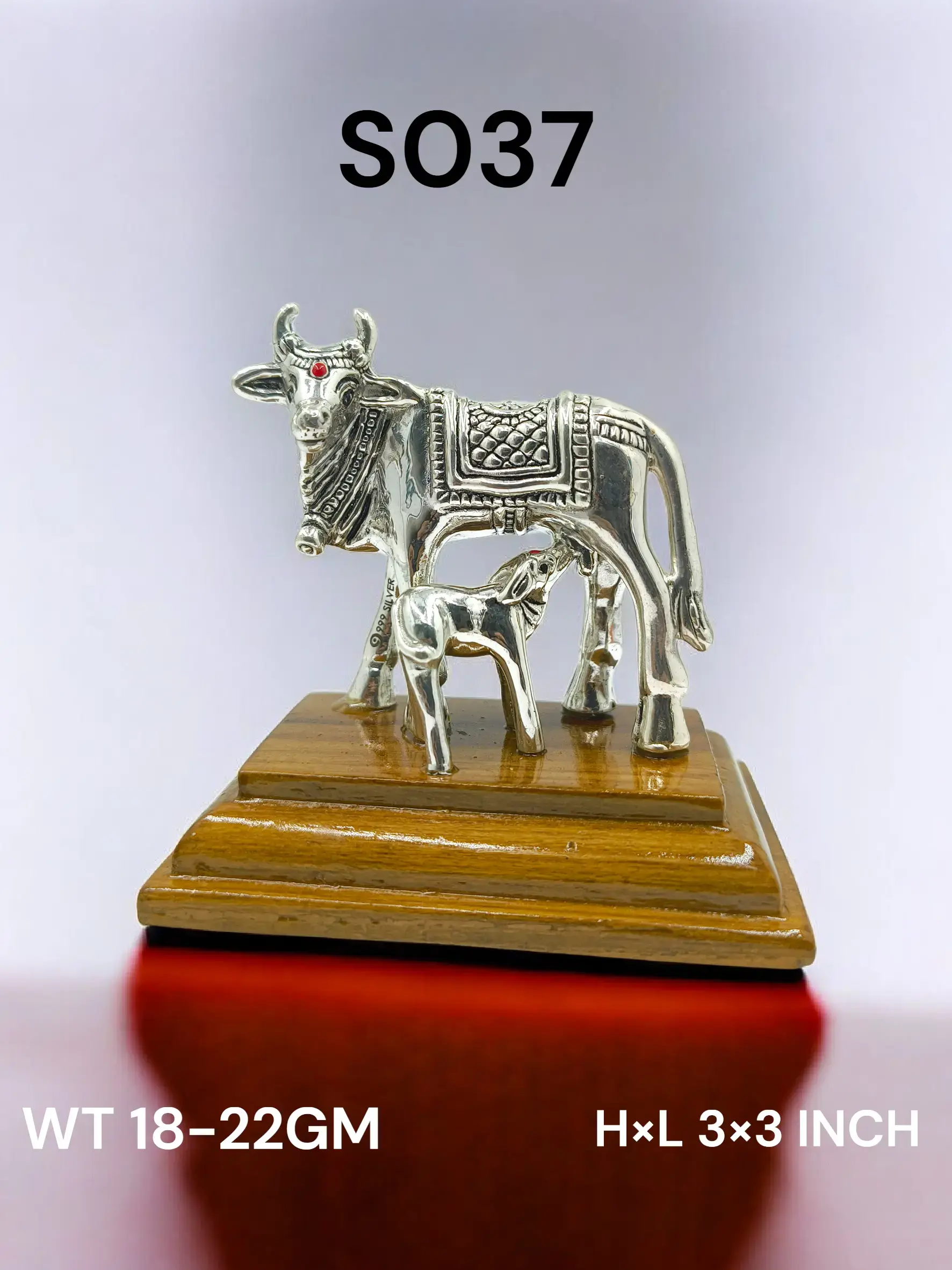 999 Silver Cow Right Side Face