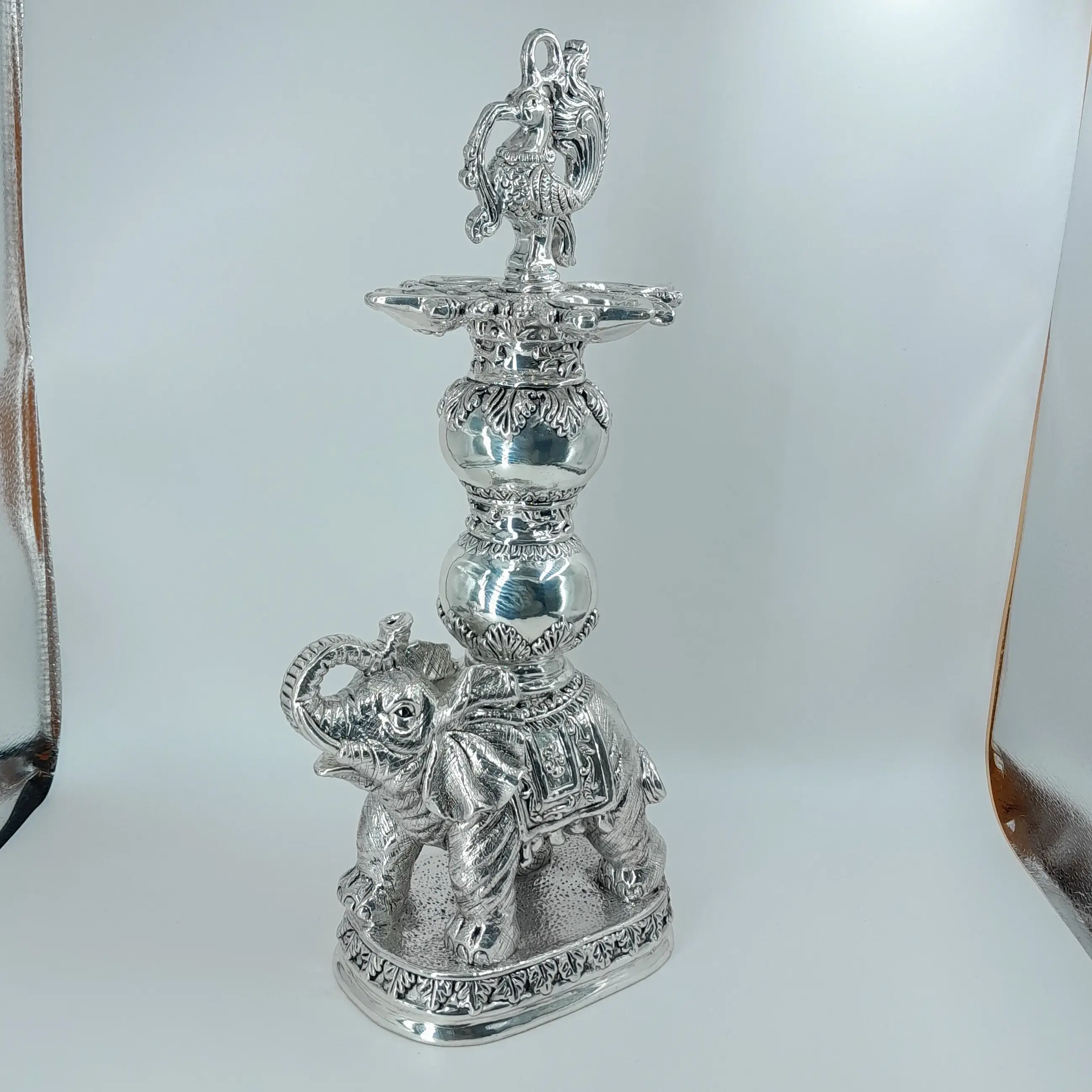 999 Silver Elephant Samai