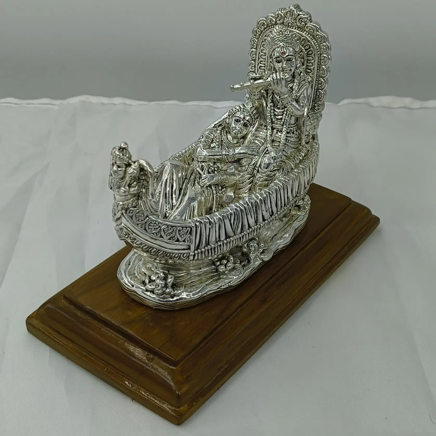 999 Silver Unique Radha And Krishna Idol On Boat
